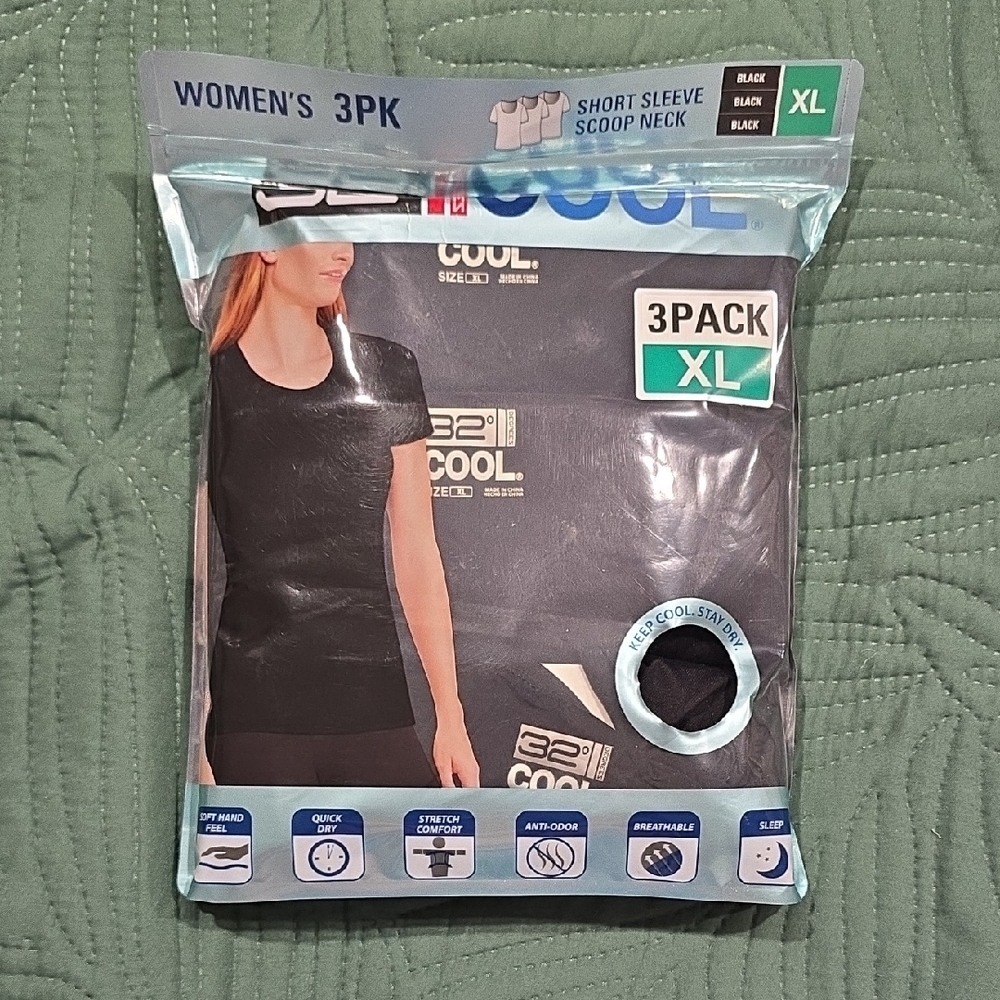32 Degrees Women's Black Scoop Neck Tee 3-Pack